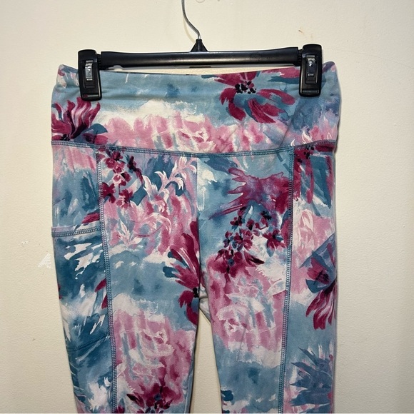 Weekends by Chico’s Fabulously Slimming Artistic Floral Pocket Leggings Size S - Picture 2 of 10